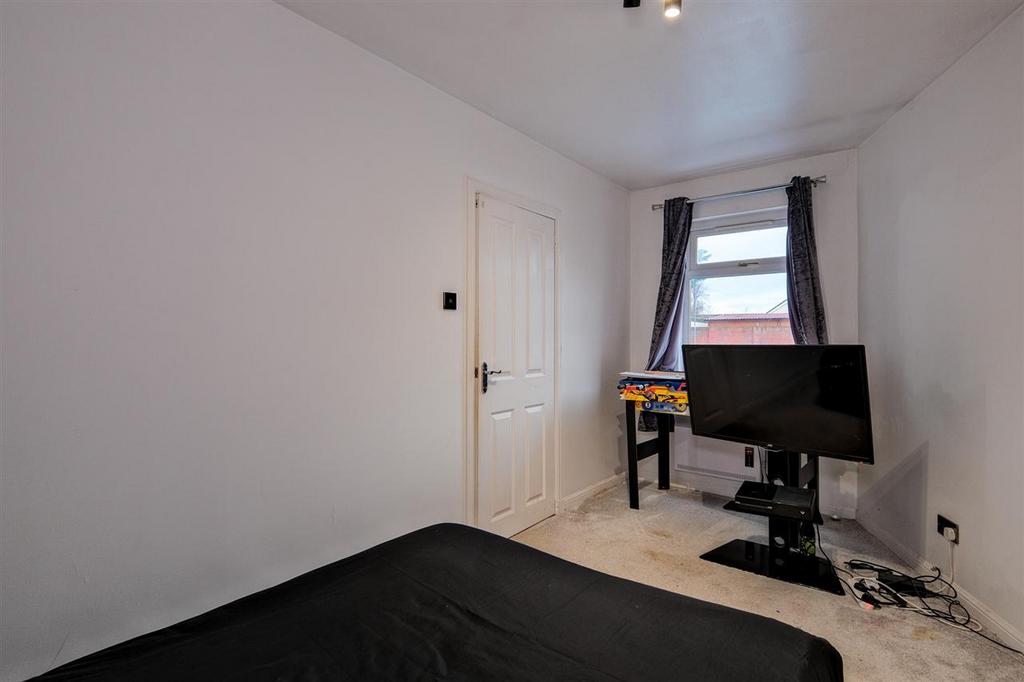 Bedroom 4/TV Room