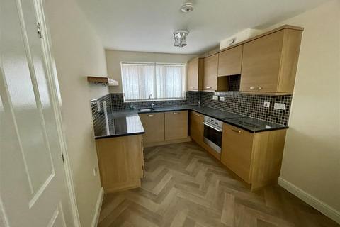 3 bedroom detached house to rent, Thoresby Road, Mansfield NG19