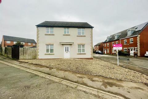3 bedroom detached house to rent, Thoresby Road, Mansfield NG19
