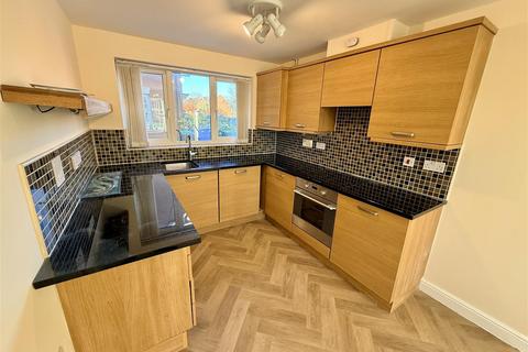 3 bedroom detached house to rent, Thoresby Road, Mansfield NG19