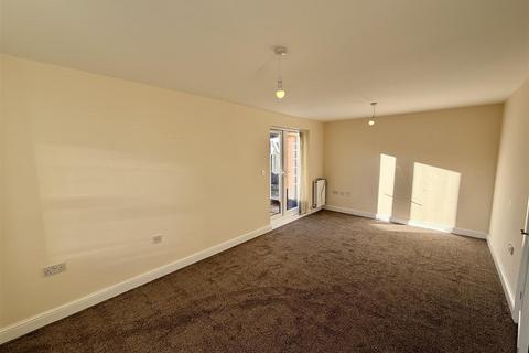 3 bedroom detached house to rent, Thoresby Road, Mansfield NG19