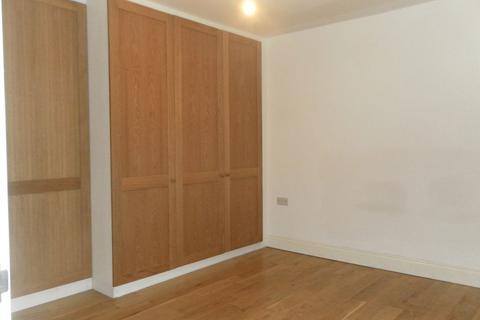 undefined, CENTRAL WATFORD WD18