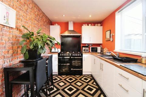 2 bedroom semi-detached house to rent, Bolton Road, Swinton M27