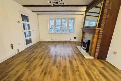 3 bedroom detached house to rent, Bettina Close, Nuneaton