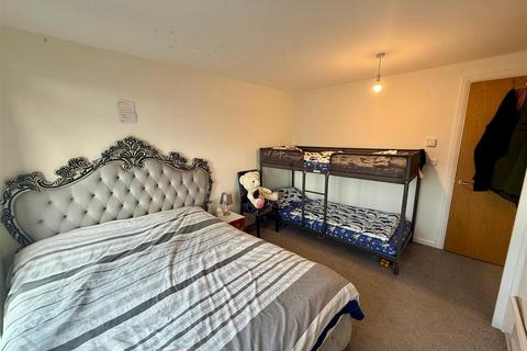 1 bedroom apartment to rent, High Road, Ilford