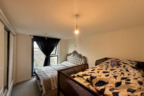 1 bedroom apartment to rent, High Road, Ilford
