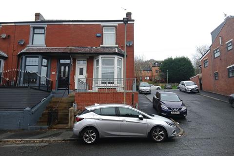 3 bedroom end of terrace house to rent, London Road, Blackburn, BB1