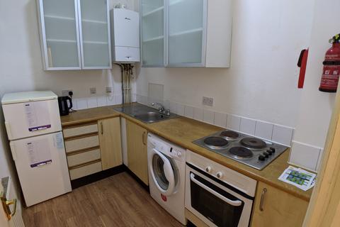 2 bedroom flat to rent, Mitford Road, Manchester M14