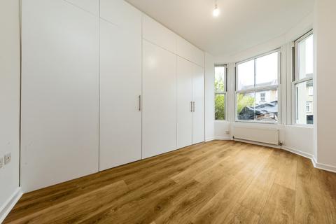 2 bedroom apartment to rent, Birchanger Road, London, SE25