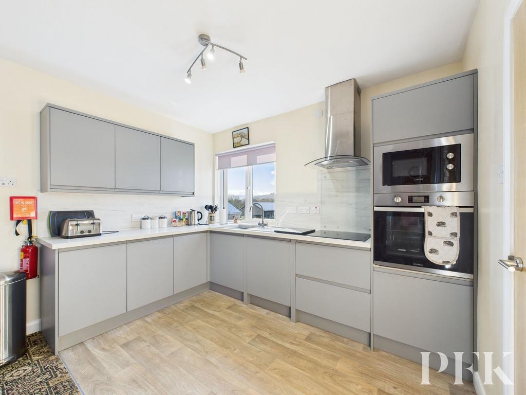 Kitchen / Dining