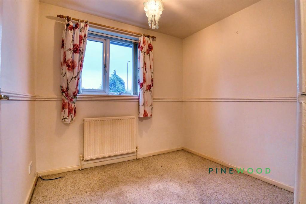 Bedroom 2 / study