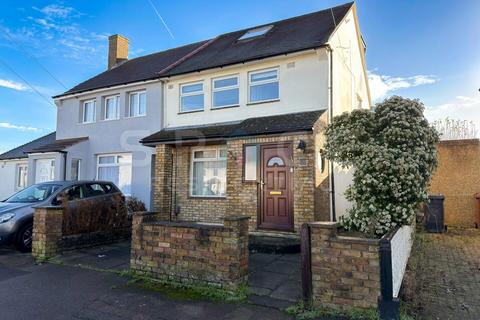 4 Bedroom family home in Rossington Avenue, Borehamwood