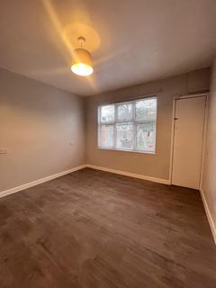 3 bedroom semi-detached house to rent, Maple Avenue, Harrow HA2