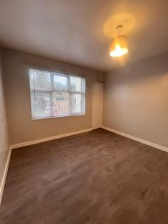 3 bedroom semi-detached house to rent, Maple Avenue, Harrow HA2