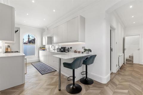 3 bedroom maisonette for sale, Station Road, Winchmore Hill, N21