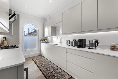 3 bedroom maisonette for sale, Station Road, Winchmore Hill, N21