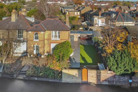 undefined, Station Road, Winchmore Hill, N21