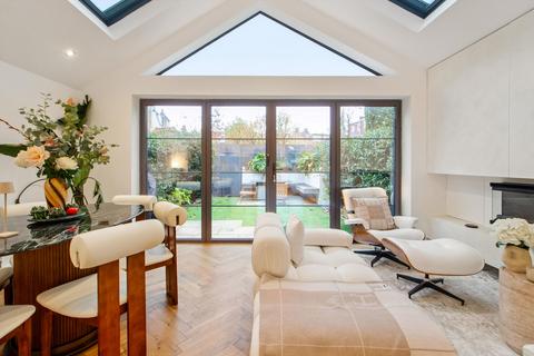 4 bedroom terraced house to rent, Rusthall Avenue, London, W4