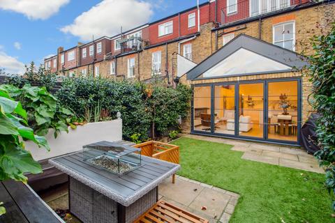 4 bedroom terraced house to rent, Rusthall Avenue, London, W4