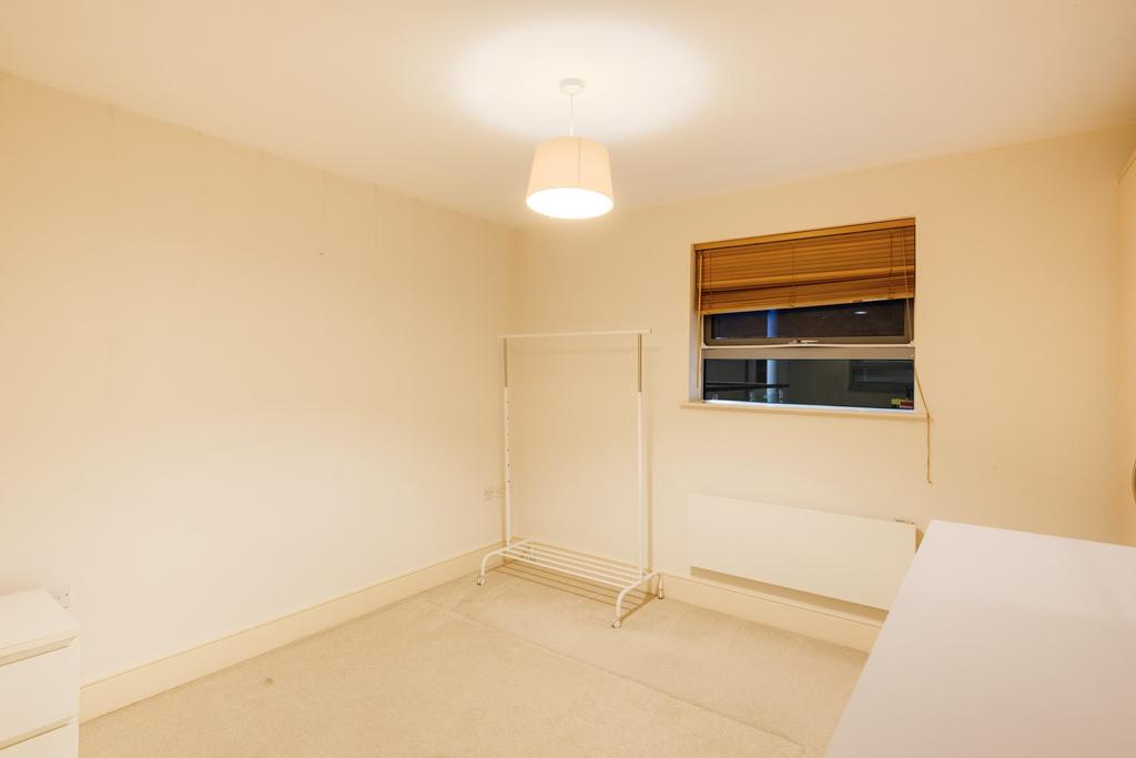 Bedroom ()