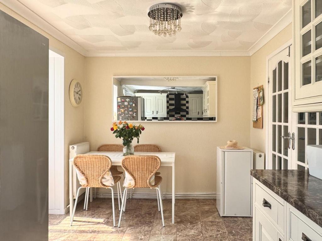 Kitchen/Breakfasting
