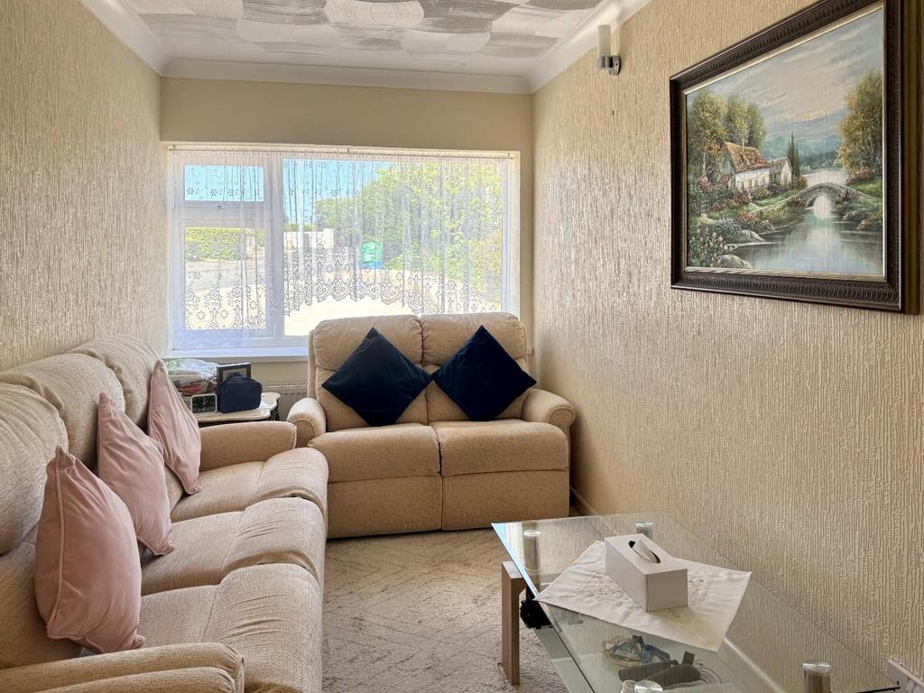 Bedroom/Sitting Room