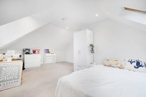 3 bedroom apartment to rent, Trebovir Road, Earls Court, SW5
