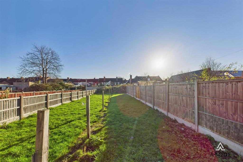 CAM05594 G0-PR0004-STILL015.jpg