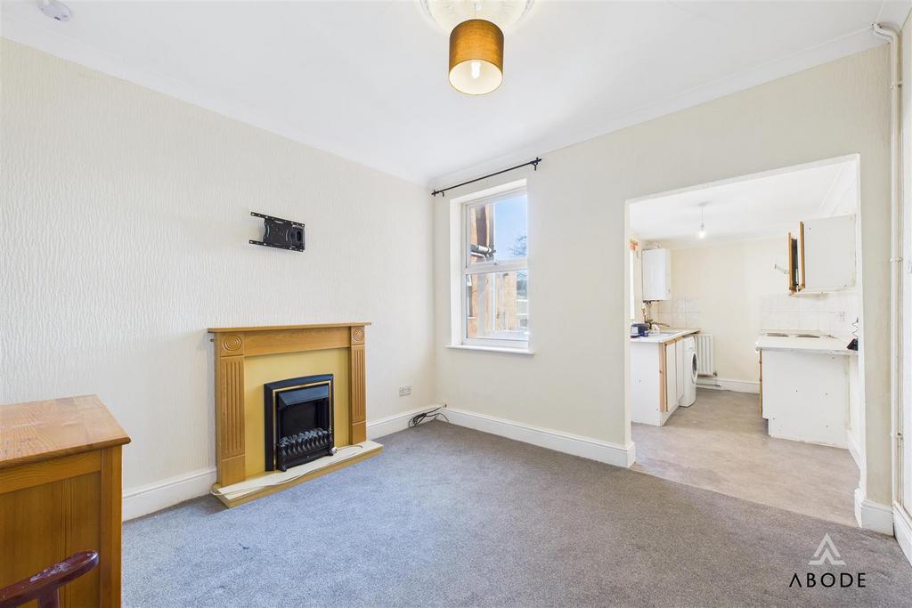 CAM05594 G0-PR0004-STILL004.jpg