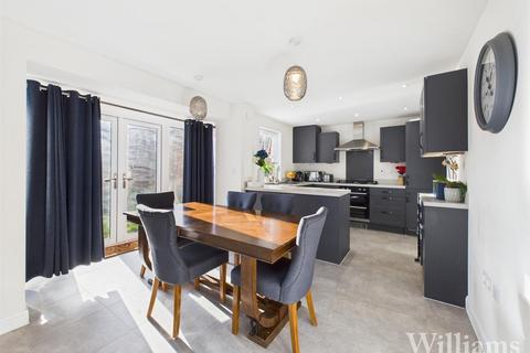 4 bedroom detached house for sale, Sutton Grove, Aylesbury HP22