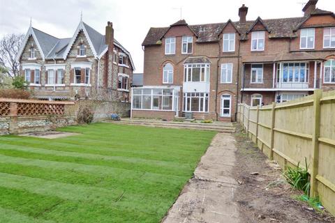 1 bedroom in a house share to rent, Selborne Place, Littlehampton BN17