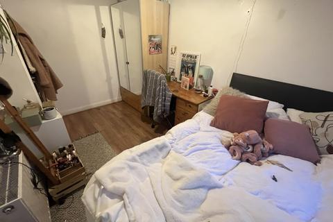2 bedroom flat to rent, Mitford Road, Manchester M14