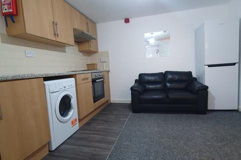 1 bedroom flat to rent, View Property Video