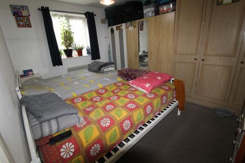undefined, Hadfield Close, UB1 2XU