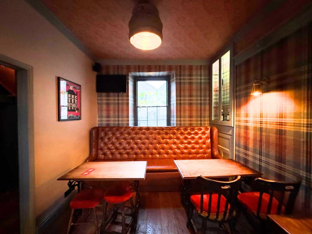 Front Lounge Bar