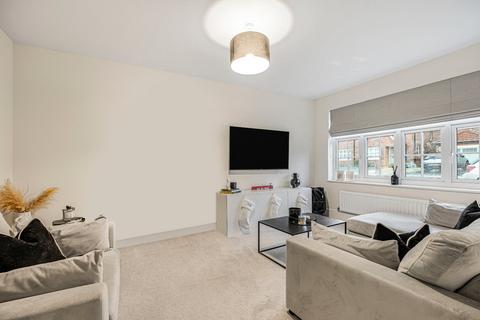 3 bedroom semi-detached house for sale, Kite Close, Liphook, Hampshire