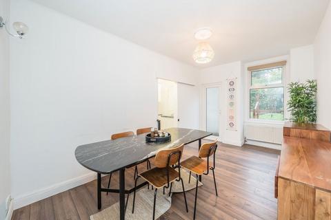 undefined, Loring Road, Isleworth TW7