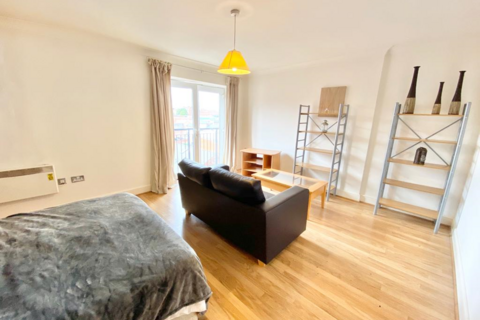 4 bedroom flat to rent, Townsend Way, Birmingham B1