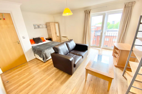 4 bedroom flat to rent, Townsend Way, Birmingham B1