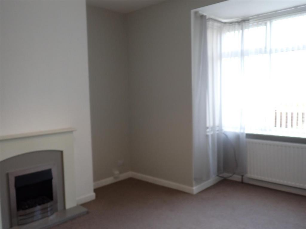 Livingroom - front:
