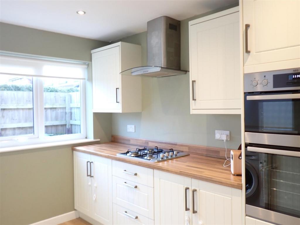 Kitchen: