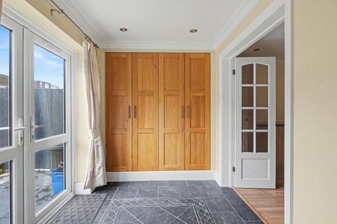4 bedroom link detached house for sale, Smarden Walk, Rainham