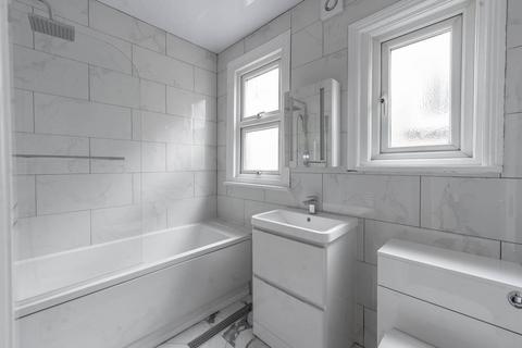 2 bedroom flat to rent, Whitehall Road, Harrow, HA1