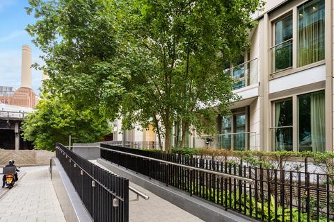 undefined, Sopwith Way, London, SW11