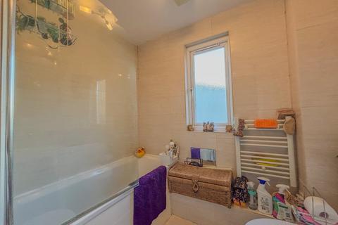 2 bedroom apartment to rent, St. Andrews Road, Bristol BS6