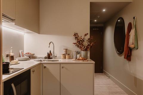 Studio to rent, Woodfield Road