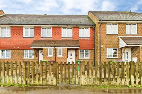 2 bedroom terraced house for sale, Main Road, Sellindge