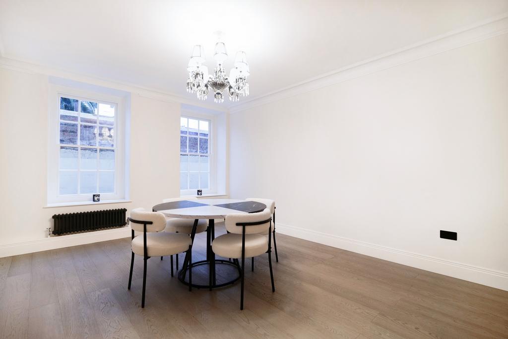 4 Bedrooms Apartment for rent