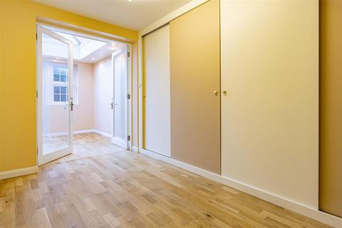 undefined, Albany Court, Epping