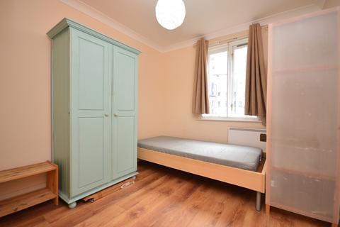 2 bedroom flat to rent, Peninsula Court, Canary Wharf, E14 3LH